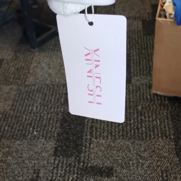 Elegant White One-Shoulder Dress - Picture 3 of 3